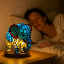 Carica l'immagine nel visualizzatore di Gallery, LeuchtElefant - lampada artigianale che fa brillare i cuori