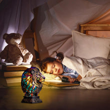 Carica l'immagine nel visualizzatore di Gallery, LeuchtLöwe - Lampada fatta a mano che illumina i cuori