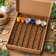 Carica l'immagine nel visualizzatore di Gallery, Fiori d'api fatti a mano – abbeveratoi in ceramica resistenti alle intemperie, set da 6