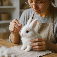 Carica l'immagine nel visualizzatore di Gallery, HoppelHase – Coniglio di peluche realistico che fa brillare gli occhi dei bambini