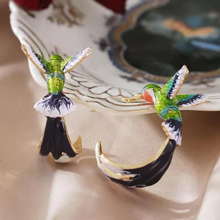 Carica l'immagine nel visualizzatore di Gallery, Orecchini Incanto del Colibrì – Gioco di colori dei Tropici
